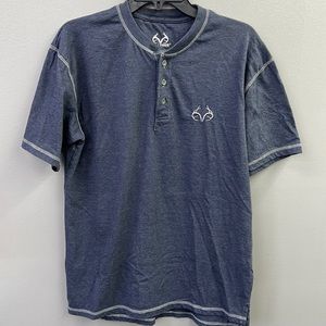 Realtree Men’s Logo Henley T-shirt